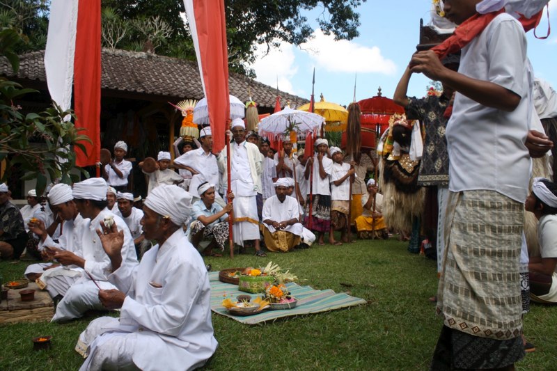 Bali Ceremonies 300