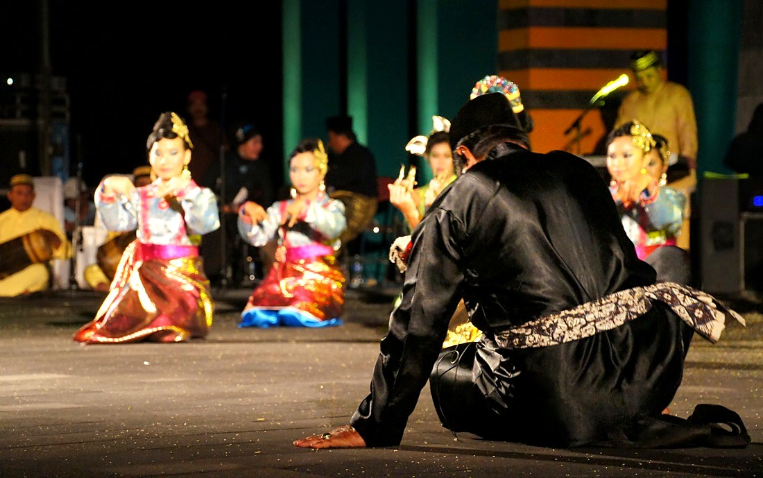 Riau Dances 54